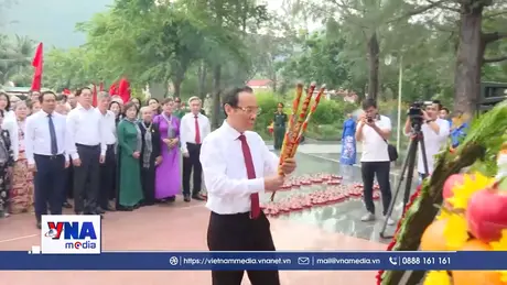 Dâng hương, thắp nến tri ân tại nghĩa trang Hàng Keo, Hàng Dương Côn Đảo