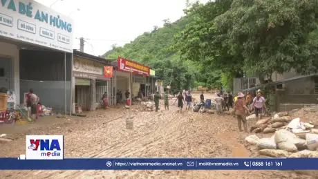 Khó khăn chồng chất nơi tâm lũ Nghệ An