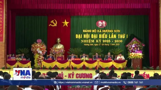 Thường trực Ban Bí thư dự Đại hội Đảng bộ xã Hương Sơn