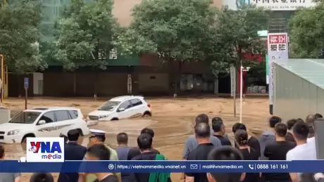 Trung Quốc ghi nhận đỉnh lũ đầu tiên trên các sông lớn