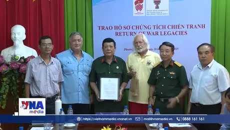 Trao hồ sơ chứng tích chiến tranh