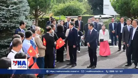 Chủ tịch Quốc hội gặp gỡ cộng đồng người Việt tại Thụy Sĩ