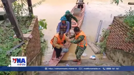 Giải cứu thành công người phụ nữ mắc kẹt nhiều ngày do mưa lũ