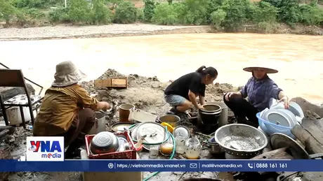 Nguy cơ bùng phát dịch bệnh sau trận lũ lịch sử