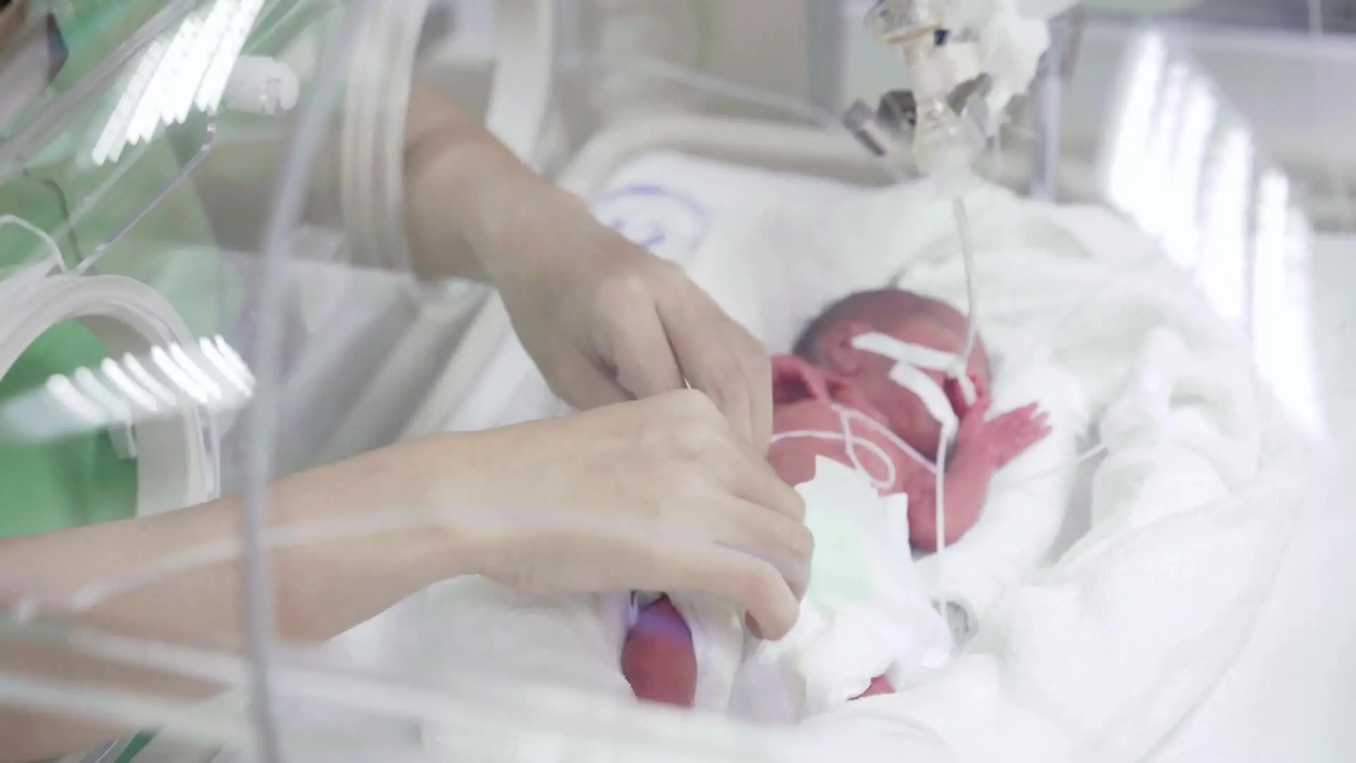 Chính sách và cuộc sống: Chính sách giảm tử vong trẻ sơ sinh cần nhất quán khi thực hiện