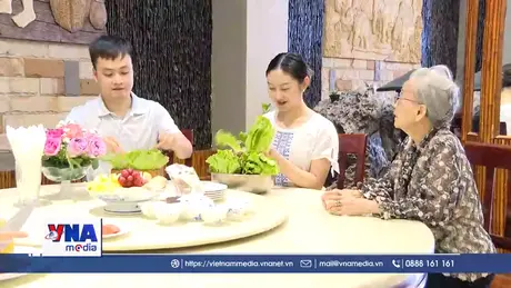 Ngọn lửa tiếng Việt bốn thế hệ cháy mãi nơi đất Lào