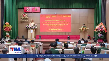 Phát huy truyền thống anh hùng cách mạng, dưới lá cờ vẻ vang