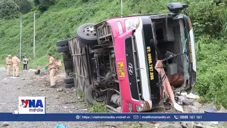 Lật xe ô tô khách ở dốc Cun, khiến một người tử vong