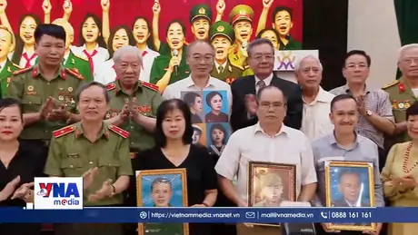 Hành trình nối dài ký ức từ những bức chân dung và trang hồi ký