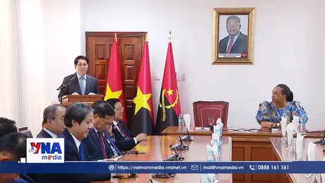 Chủ tịch nước thăm, làm việc với lãnh đạo Đảng MPLA