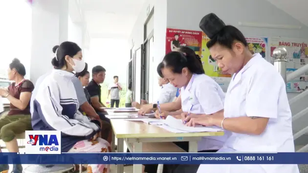 Khám chữa bệnh, phát thuốc cho nhân dân vùng lũ Sơn La