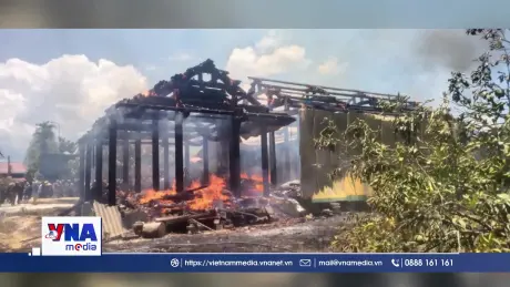 Hỏa hoạn thiêu rụi ba nhà gỗ của người dân ở Hà Tĩnh