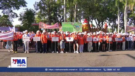 Hơn 5.000 người đi bộ đồng hành 