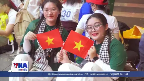 Từ A50 đến A80 - Khi yêu nước là xu hướng