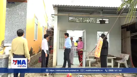 Cần Thơ hỗ trợ người dân bị lốc xoáy tại xã Long Phú