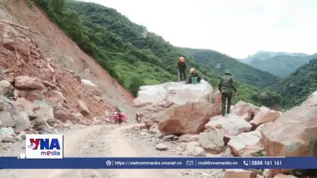 Nghệ An nổ mìn, thông đường vào vùng lũ chia cắt