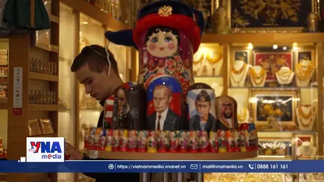 “Sốt” đồ lưu niệm trước thềm thượng đỉnh Nga - Mỹ