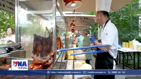 Trung Quốc: Khách sạn 5 sao phải bán hàng rong do khó khăn kinh tế