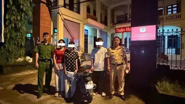 Cơ quan Công an làm việc với 3 học sinh có hành vi phản cảm
