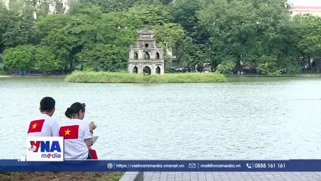 Người nước ngoài ấn tượng với đại lễ dân tộc Việt Nam