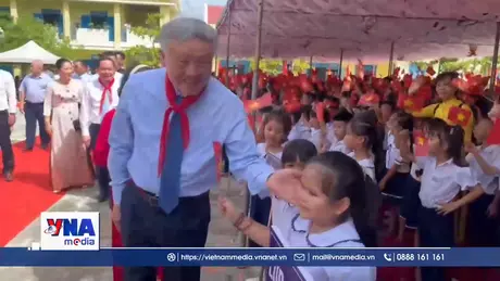 Phó Thủ tướng Nguyễn Hòa Bình dự lễ đổi tên trường học ở Khánh Hòa