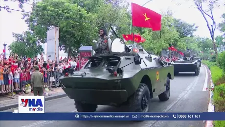 Dàn xe tăng T-90 tham gia diễu binh 
