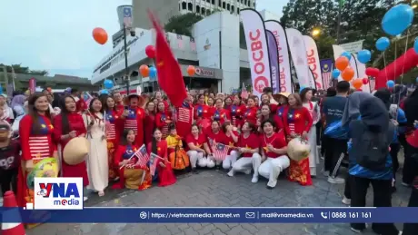 Áo dài hữu nghị thắt chặt mối quan hệ Việt Nam - Malaysia