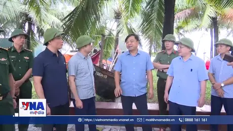 Lãnh đạo Bộ Nông nghiệp và Môi trường kiểm tra công tác ứng phó với bão số 5