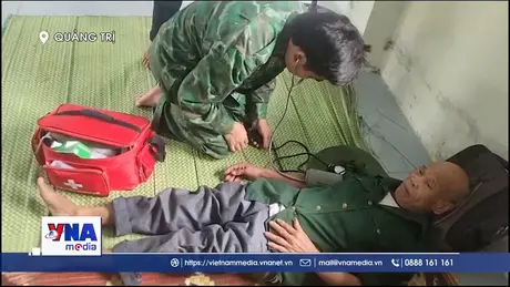 Bộ đội Biên phòng Quảng Trị sát cánh cùng nhân dân phòng tránh bão