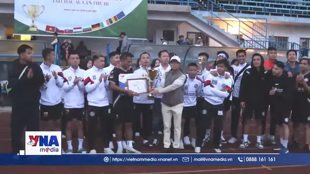  Tưng bừng khai mạc Giải bóng đá Liên hiệp Hội người Việt Nam tại châu Âu lần thứ III