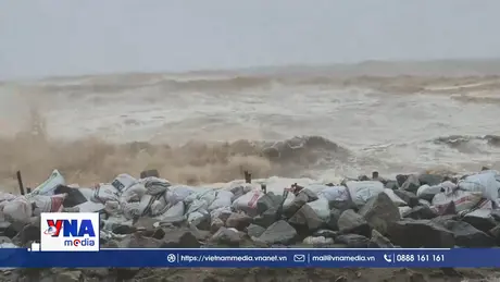 Mưa lũ sau bão số 5 đe dọa an toàn hệ thống đê điều