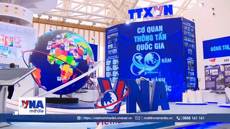 Dấu ấn TTXVN trong ngày khai mạc Triển lãm Thành tựu đất nước