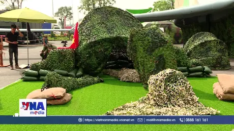 Chiến sĩ tàng hình với màn ngụy trang gây sốc