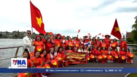 “Việt phục bộ hành – lan tỏa tinh thần ngày hội non sông” tại Hà Lan