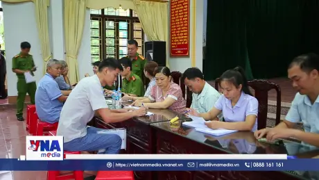 Người dân Ninh Bình hân hoan nhận quà Tết độc lập