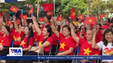 Người dân Đà Nẵng phấn khởi theo dõi Lễ kỷ niệm 80 năm Quốc khánh