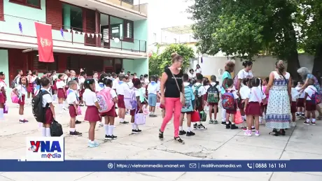 Học sinh Cuba hân hoan bước vào năm học mới