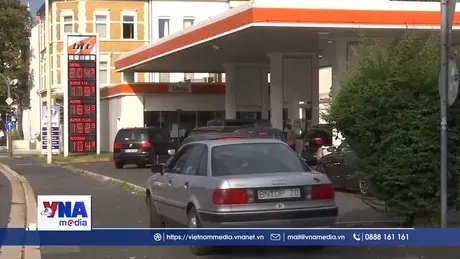 Giá dầu lùi nhẹ khỏi mức “đỉnh” chờ cuộc họp OPEC+