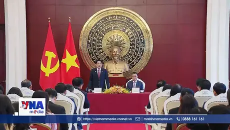 Chủ tịch nước gặp gỡ cộng đồng Việt Nam tại Trung Quốc