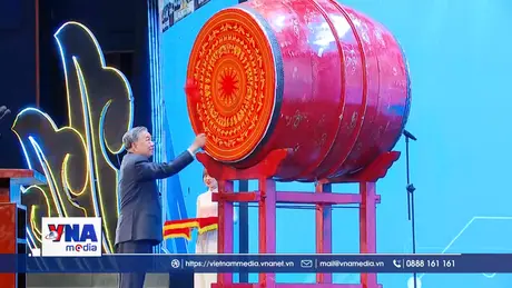 Không áp đặt những chuẩn mực cũ cho một nền giáo dục hiện đại