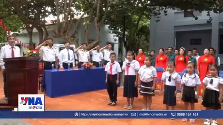 Khai giảng năm học mới ở Trường Sa