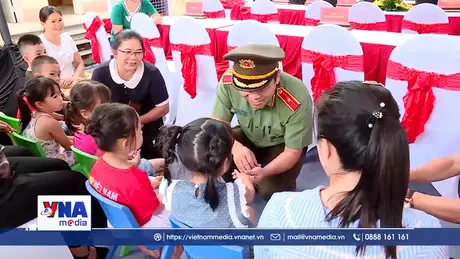 Mang trường mới về với vùng cao biên giới