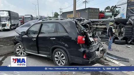 Va chạm liên hoàn giữa 8 xe ô tô trên quốc lộ 51