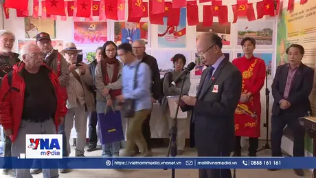 Khai mạc không gian Báo Nhân dân tại Hội báo Nhân đạo Pháp