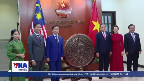 Chủ tịch Quốc hội gặp gỡ cộng đồng người Việt tại Malaysia