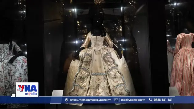 Lộng lẫy triển lãm phong cách thời trang Marie Antoinette