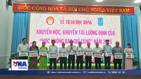 Cần Thơ trao hơn 1.000 suất học bổng Lương Định Của