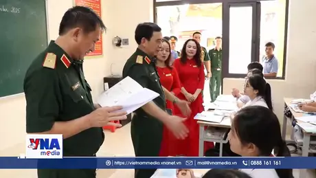 Đại tướng Phan Văn Giang thăm trường học tại Thái Nguyên