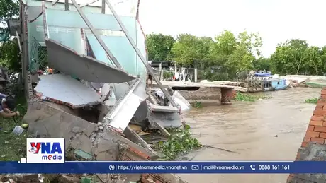 Đồng Tháp hỗ trợ người dân di dời tài sản khỏi khu vực sạt lở