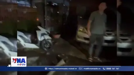 Bắt giữ 2 xe ô tô chở gần 600 kg pháo lậu